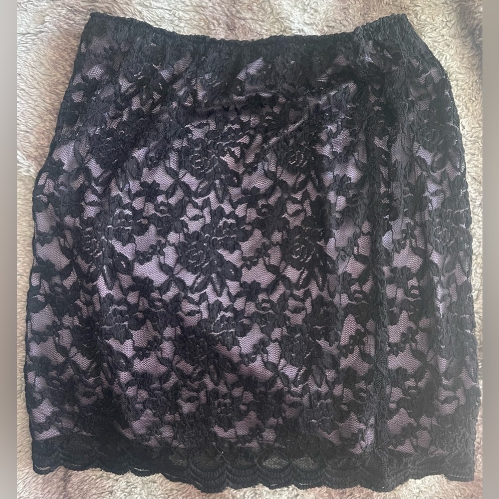 Kate Oss Black lace Skirt Pull On Size Medium Lilac Lining Elastic Date Night